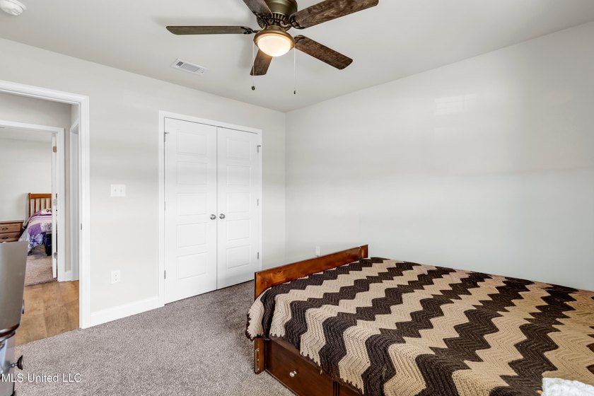 Welcome to 10440 Willow Leaf Drive, a beautifully maintained - photo 35
