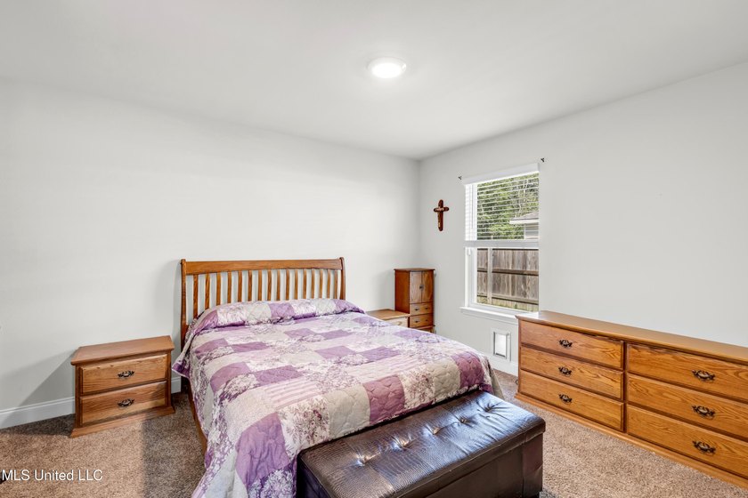 Welcome to 10440 Willow Leaf Drive, a beautifully maintained - photo 36