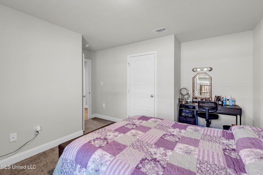 Welcome to 10440 Willow Leaf Drive, a beautifully maintained - photo 37
