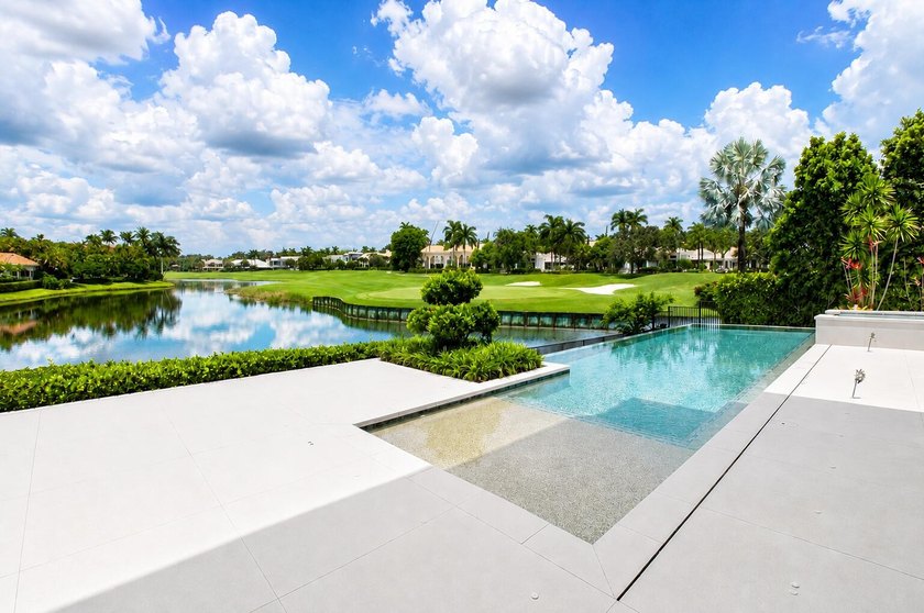 Striking contemporary waterfront estate, perfectly positioned to - photo 45