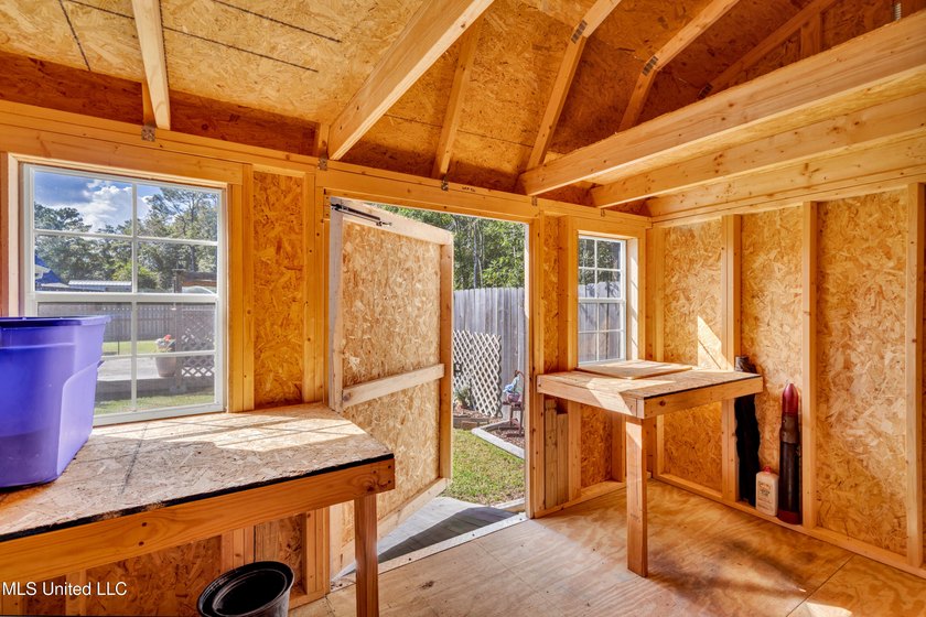 Welcome to 10440 Willow Leaf Drive, a beautifully maintained - photo 49