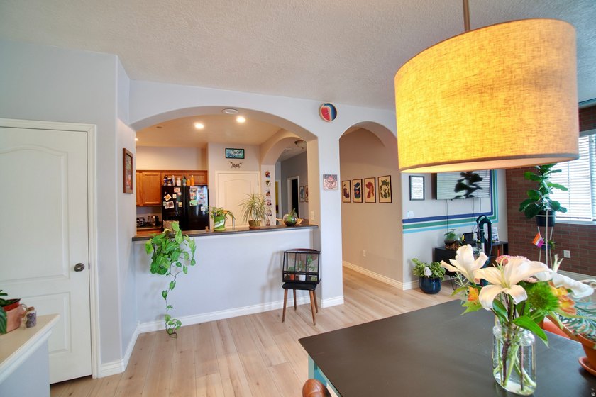 Welcome to this well appointed condo in the heart of Lehi, right - photo 8