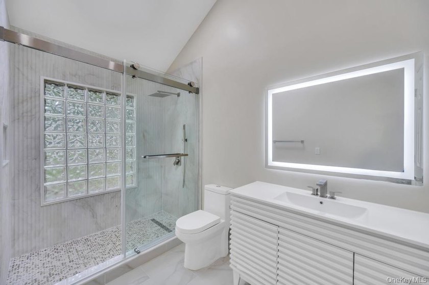 Welcome to this beautifully updated 3-bedroom, 2-bathroom Ranch - photo 13