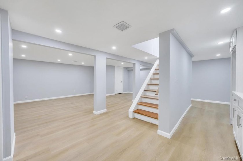 Welcome to this beautifully updated 3-bedroom, 2-bathroom Ranch - photo 19