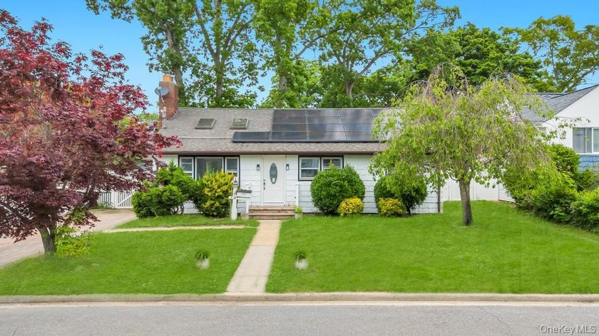 Welcome to this beautifully updated 3-bedroom, 2-bathroom Ranch - photo 22
