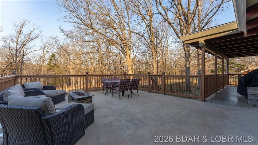 Welcome to this beautifully maintained 4-bedroom, 2 full and 1 - photo 13