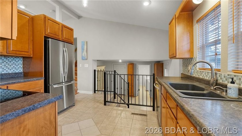 Welcome to this beautifully maintained 4-bedroom, 2 full and 1 - photo 15