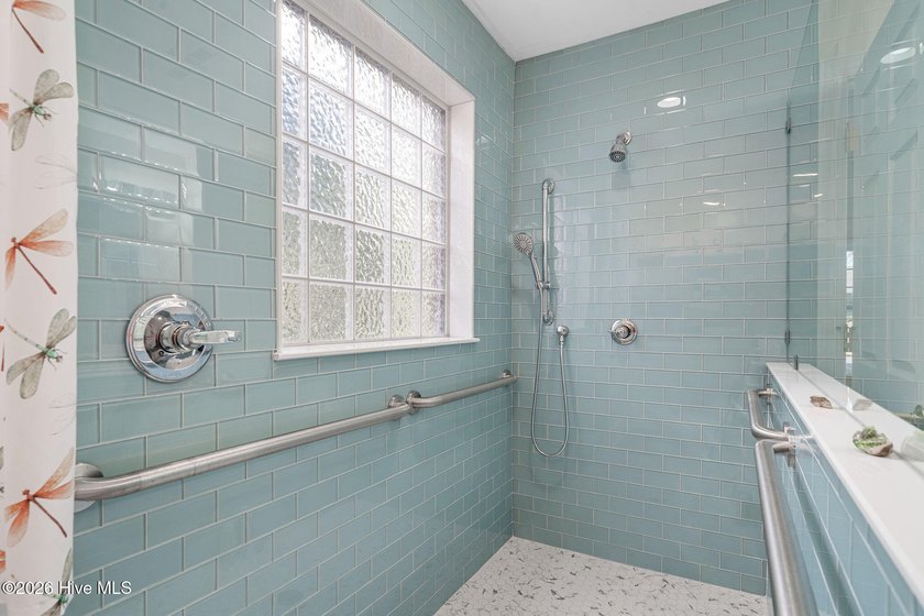 Welcome to 138 Candlewood Drive--where comfort meets effortless - photo 17
