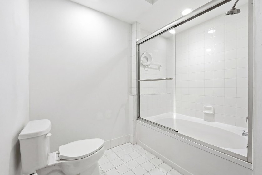 Rarely available 2BR/2BA at Village by the Bay, Aventura - photo 17