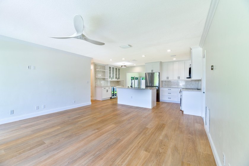 Welcome to this charming 3-bedroom, 2-bathroom single-story - photo 18
