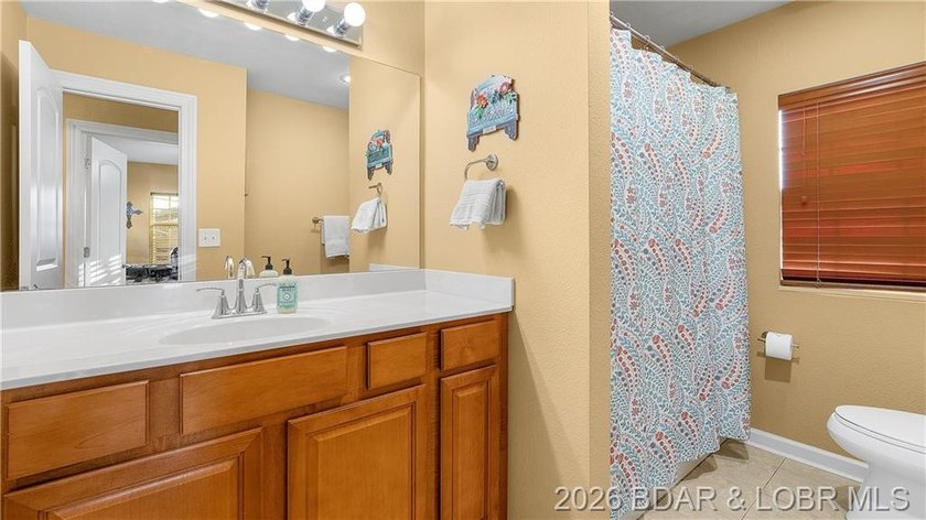 Welcome to this beautifully maintained 4-bedroom, 2 full and 1 - photo 23