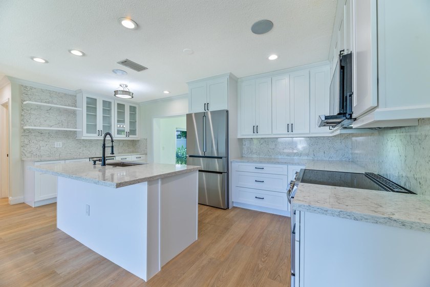 Welcome to this charming 3-bedroom, 2-bathroom single-story - photo 23