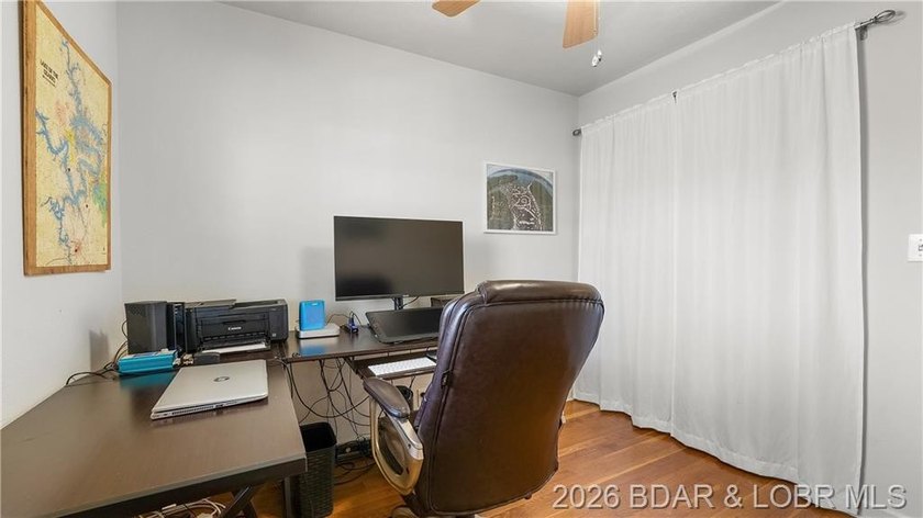 Welcome to this beautifully maintained 4-bedroom, 2 full and 1 - photo 27