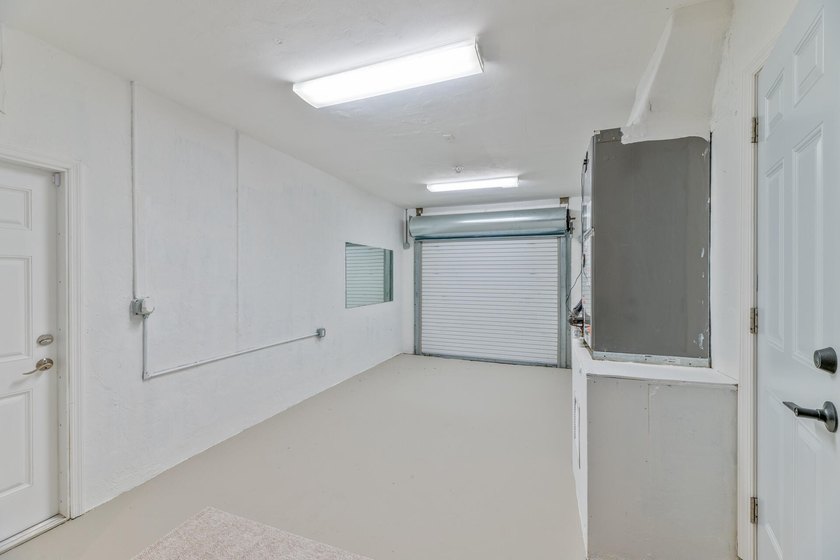Welcome to this charming 3-bedroom, 2-bathroom single-story - photo 35