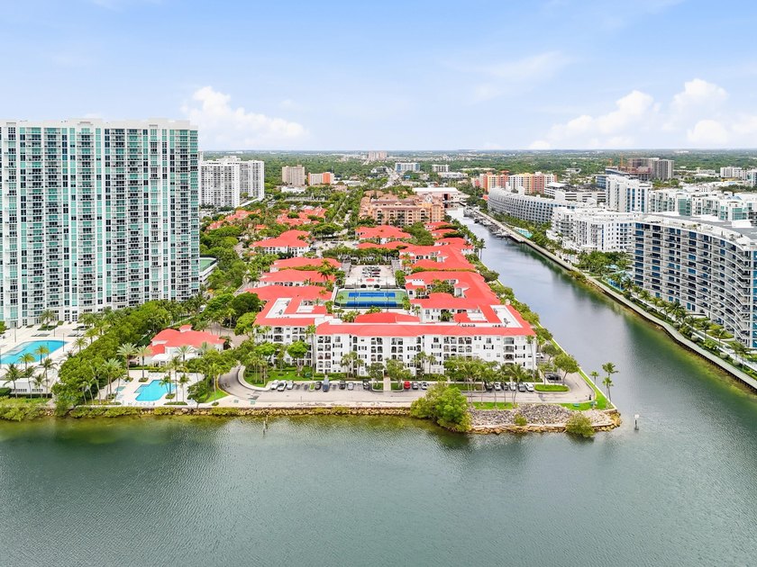Rarely available 2BR/2BA at Village by the Bay, Aventura - photo 35