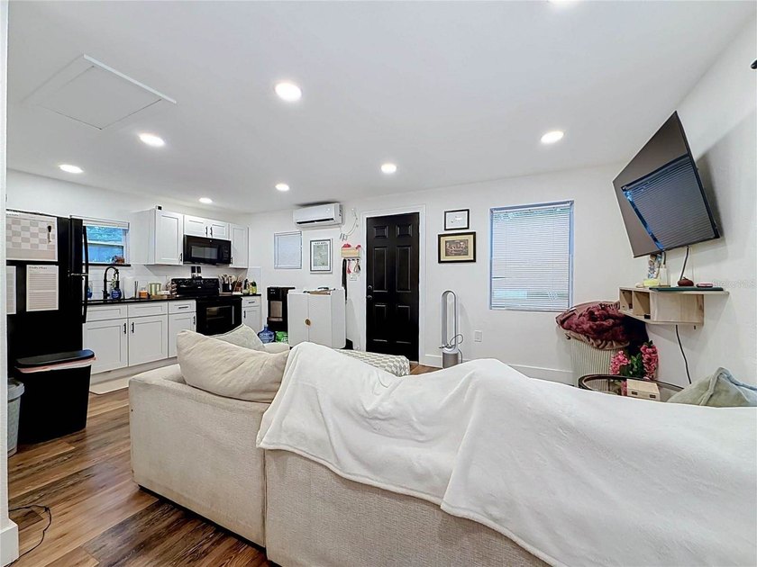 Virtually Staged. ASK ABOUT MY PREFERRED LENDER INCENTIVE - photo 39