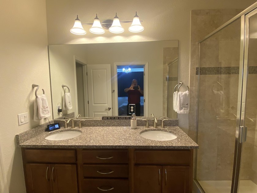 Welcome to this charming 3-bedroom, 2.5-bathroom townhouse - photo 9