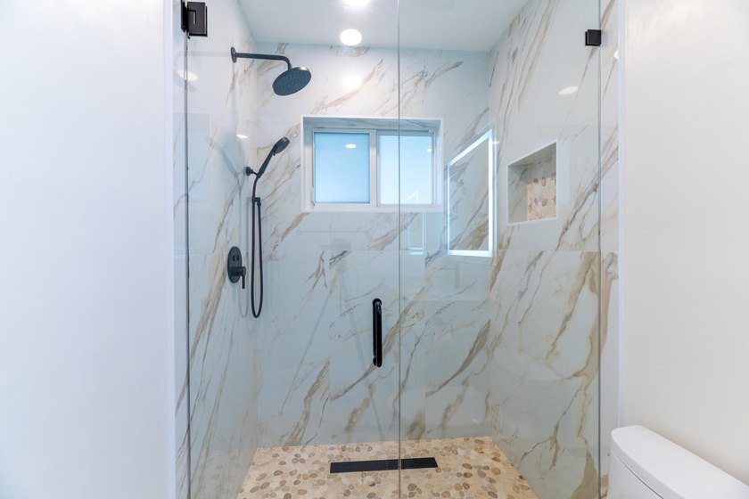 Welcome to this charming 3-bedroom, 2-bathroom single-story - photo 43