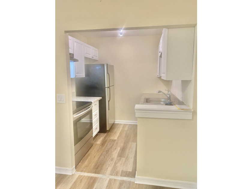 FOR SALE 2 bedroom 2 bathroom First floor condo. Cross Creek - photo 8