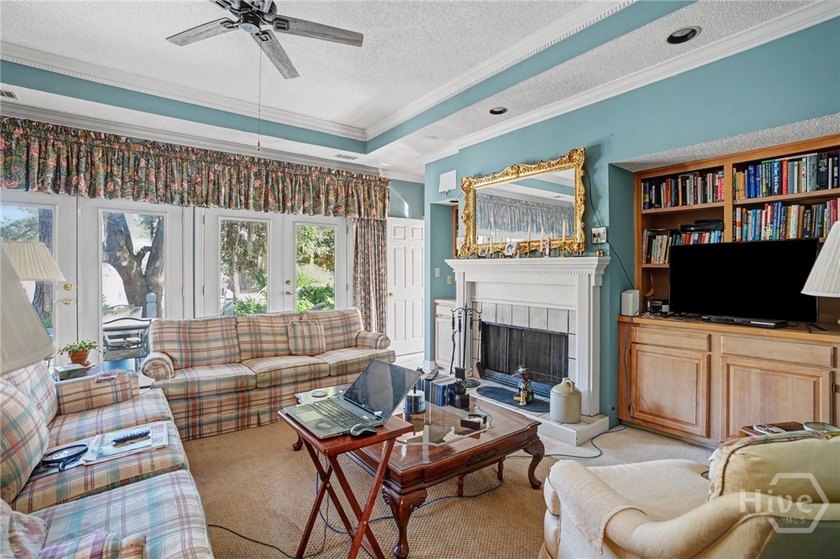 Charming patio home all on one story. Central location, close to - photo 9