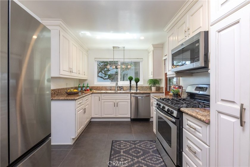 1014 Carson unit 7 has 1026 square feet, is wonderfully laid out - photo 9