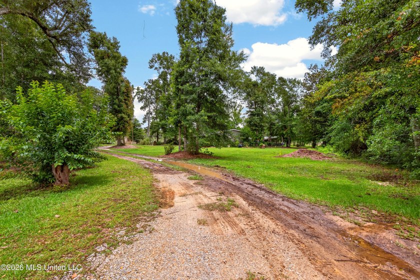 Enjoy peaceful country living with convenient access to I-10 - photo 6