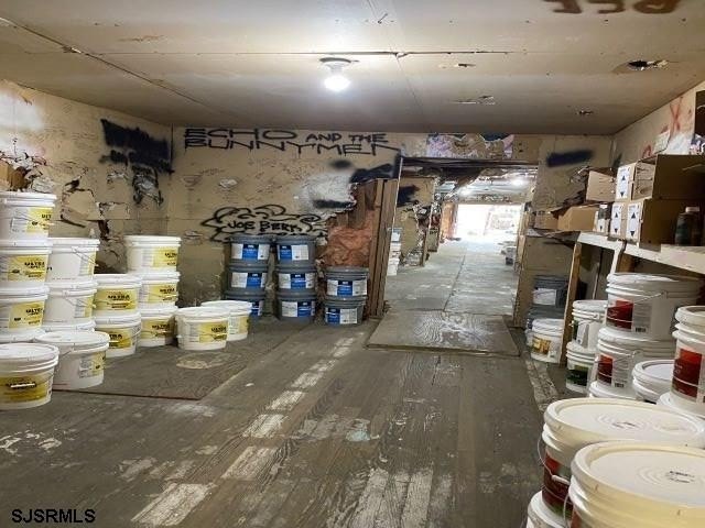Priced to Sell !. Rare find, 3 story Warehouse in the heart of - photo 11