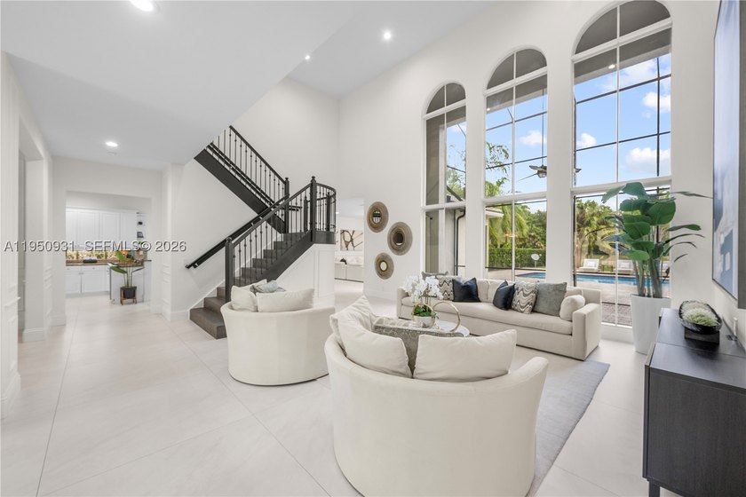 Prime lakefront, within an exclusive gated enclave of 17 custom - photo 8