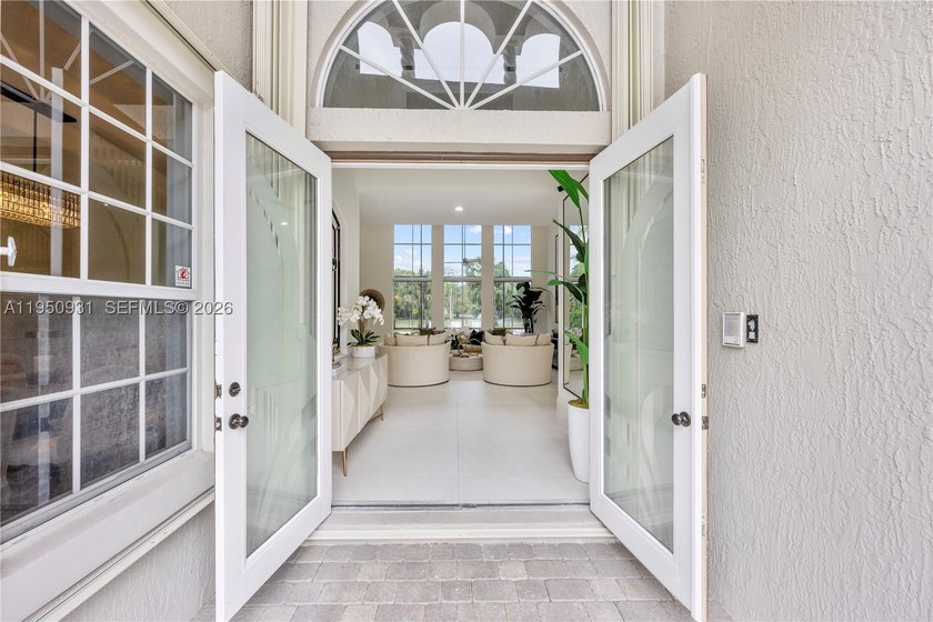 Prime lakefront, within an exclusive gated enclave of 17 custom - photo 10