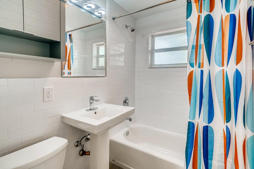 Excellent duplex opportunity in the heart of Middle River - photo 8