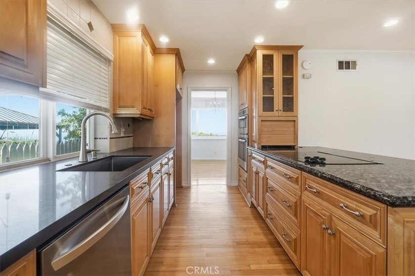 **Split-level advantages at 28019 Braidwood Dr, Rancho Palos - photo 9