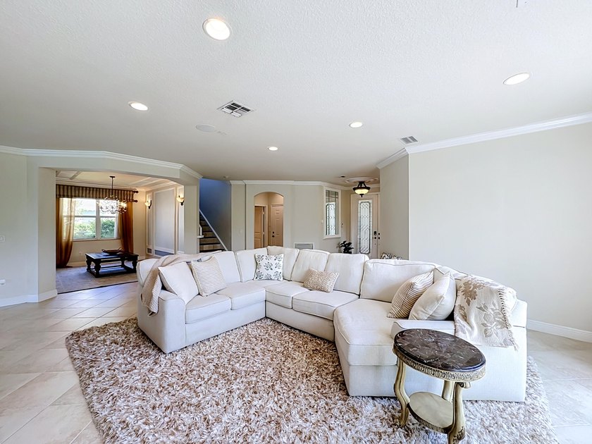 Spectacular, former model, POOL home in the exclusive community - photo 12