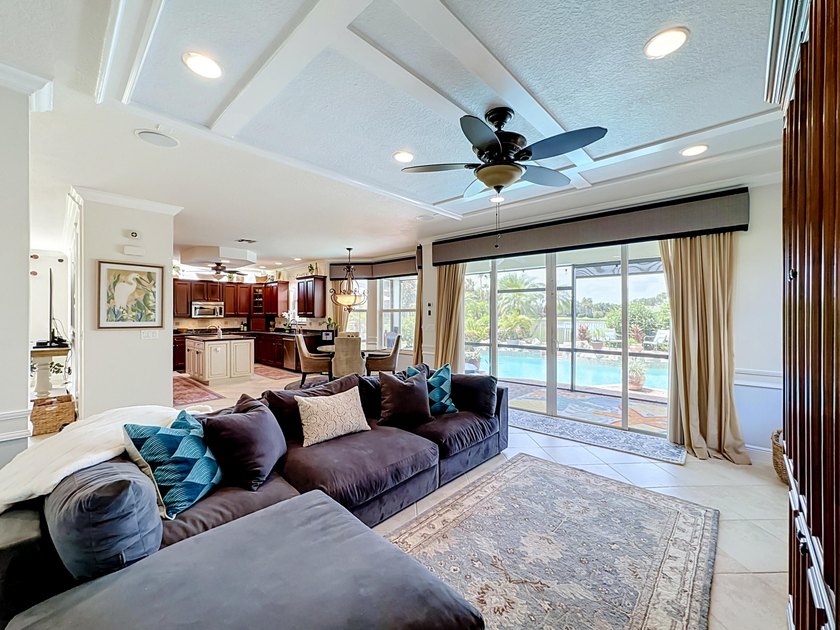 Spectacular, former model, POOL home in the exclusive community - photo 20