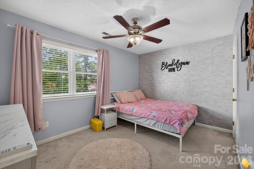 3 Bedrooms 2.5 Baths, 2 Car Garage, Excellent Neighborhood. Dual - photo 34