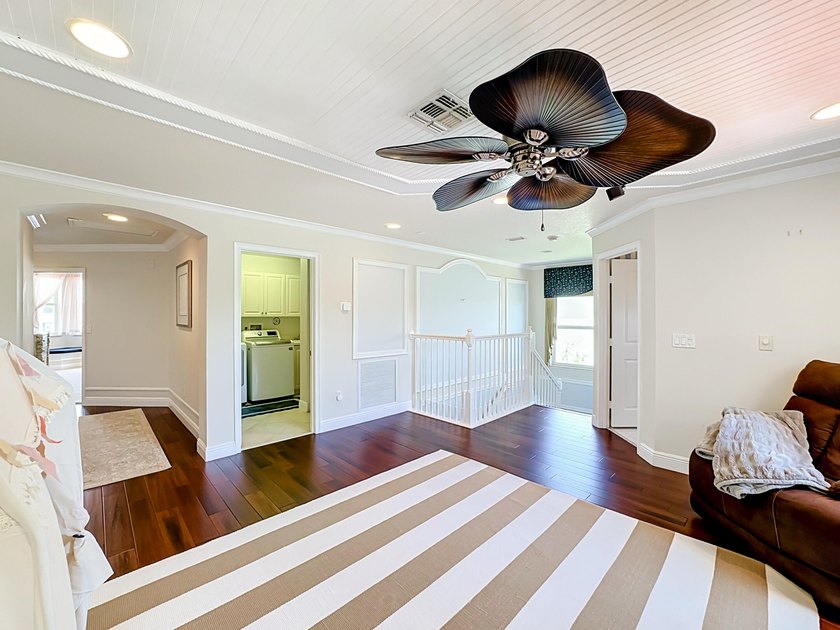 Spectacular, former model, POOL home in the exclusive community - photo 39