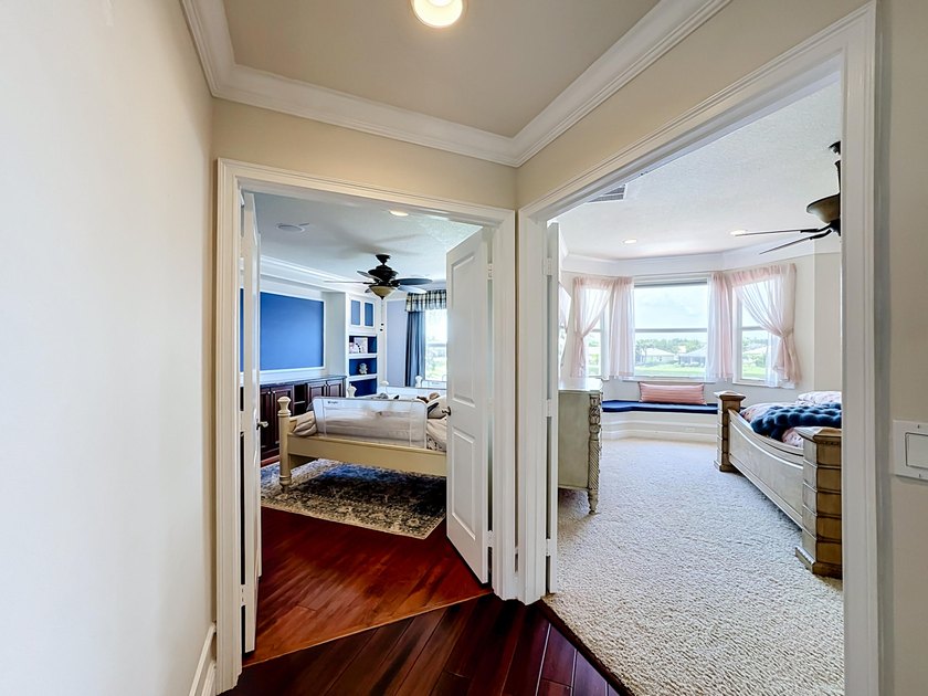 Spectacular, former model, POOL home in the exclusive community - photo 41