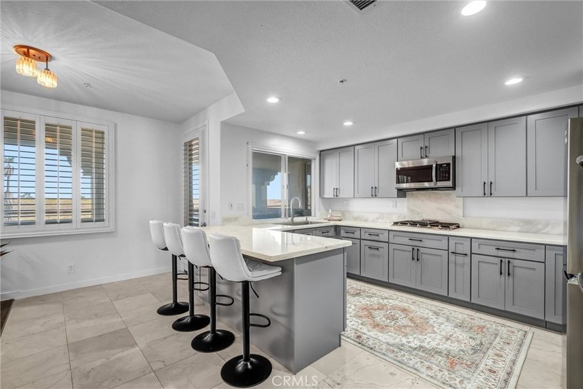 WATERFRONT BLISS, YOU WON'T WANT TO MISS! Welcome to this - photo 6