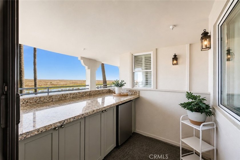 WATERFRONT BLISS, YOU WON'T WANT TO MISS! Welcome to this - photo 8