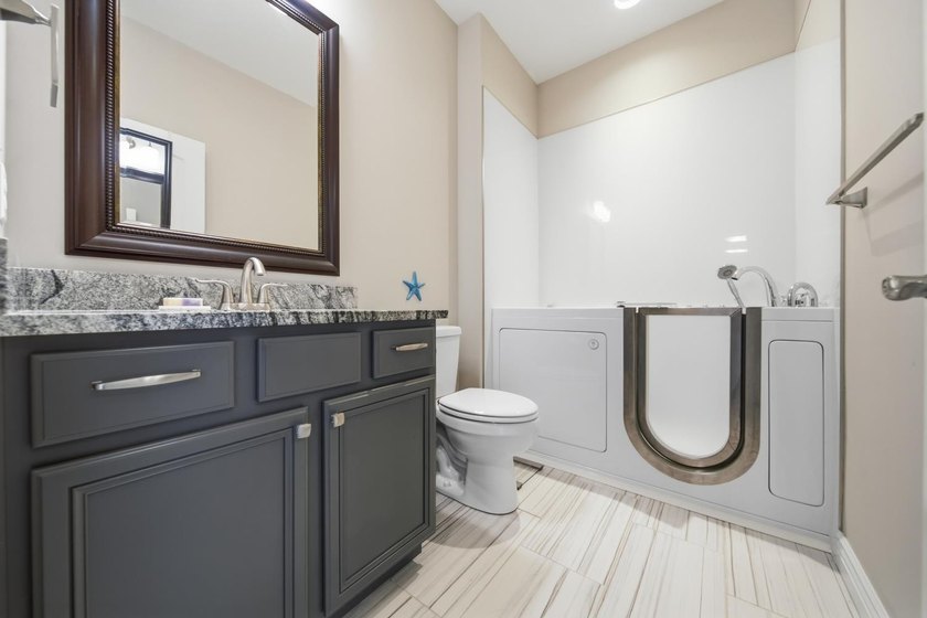 Luxury, Convenience &amp; Resort-Style Living - All in One Beautiful - photo 12