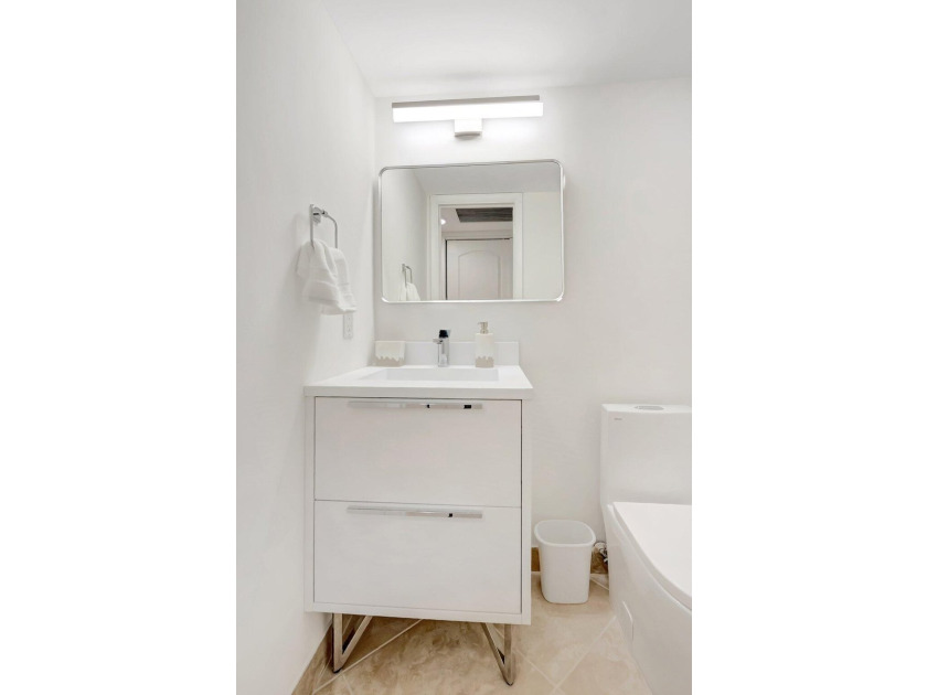 STUNNING RENOVATED! FIRST FLOOR WATERVIEW! Sparkling! Newly - photo 16