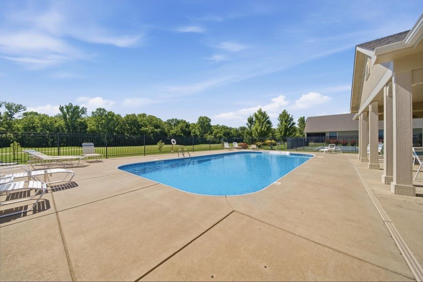 Luxury, Convenience &amp; Resort-Style Living - All in One Beautiful - photo 32