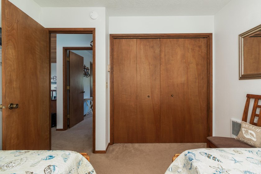 Charming, lovingly maintained Ocean View beach house in much - photo 15