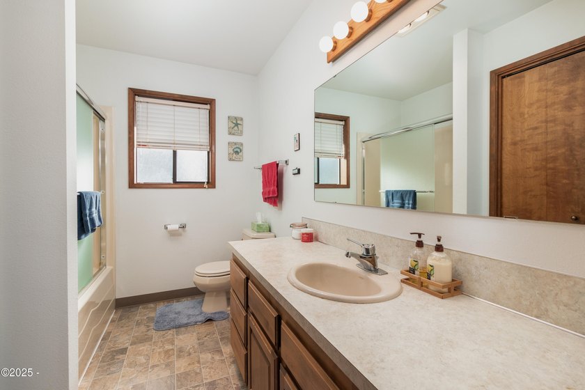 Charming, lovingly maintained Ocean View beach house in much - photo 16