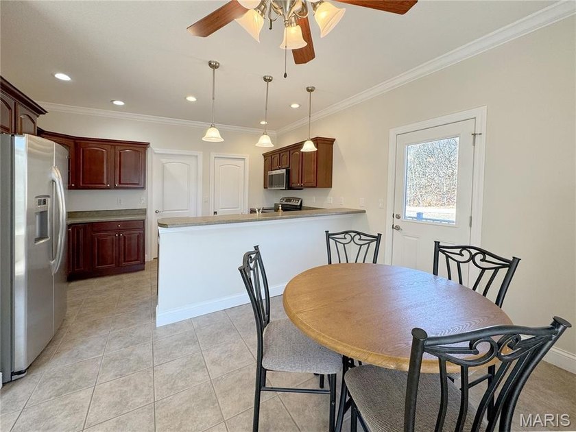 It's time to take a look at this one!!! Luxury lakefront living - photo 17
