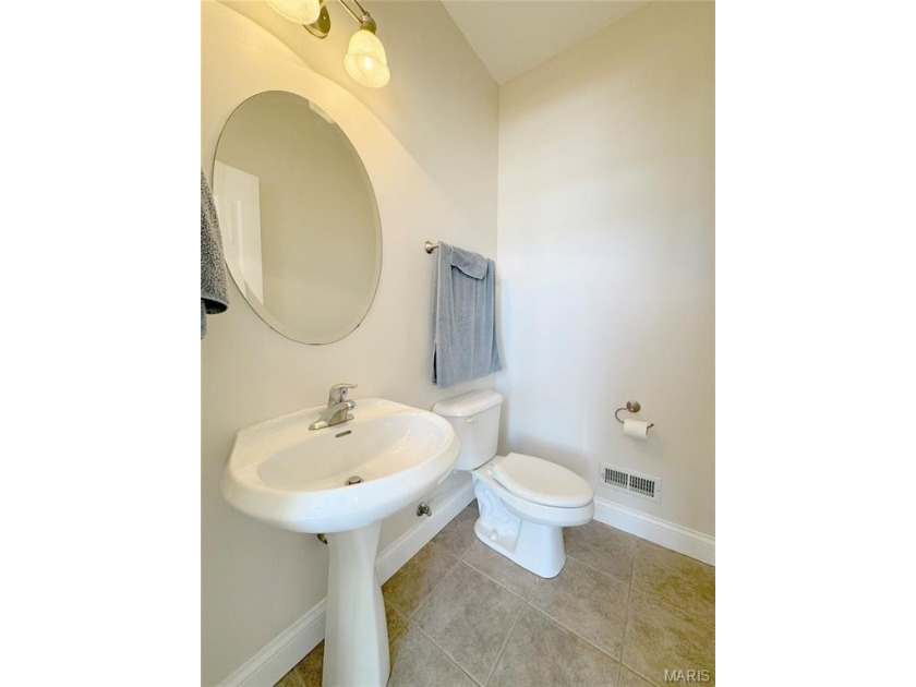 It's time to take a look at this one!!! Luxury lakefront living - photo 18