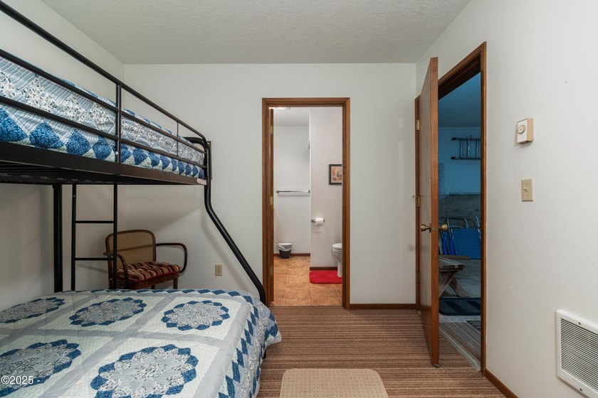 Charming, lovingly maintained Ocean View beach house in much - photo 19