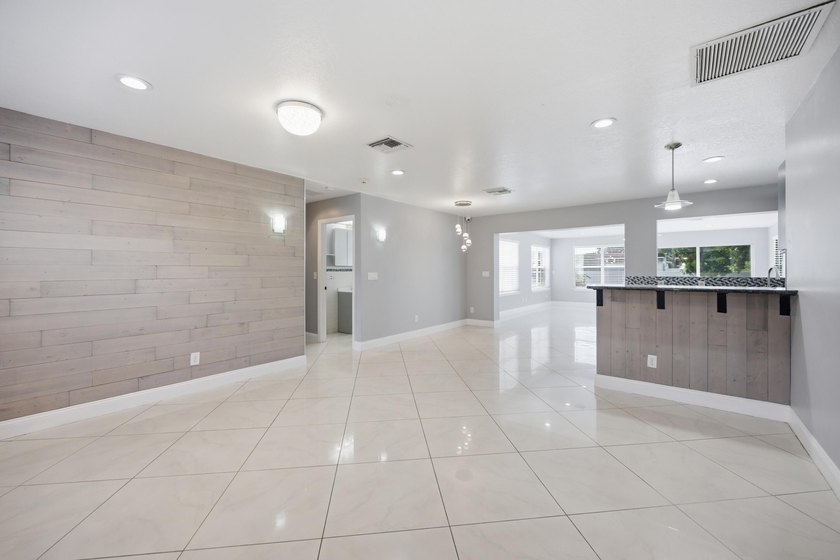 Welcome to this charming 3BR / 2BA single-story home located in - photo 4