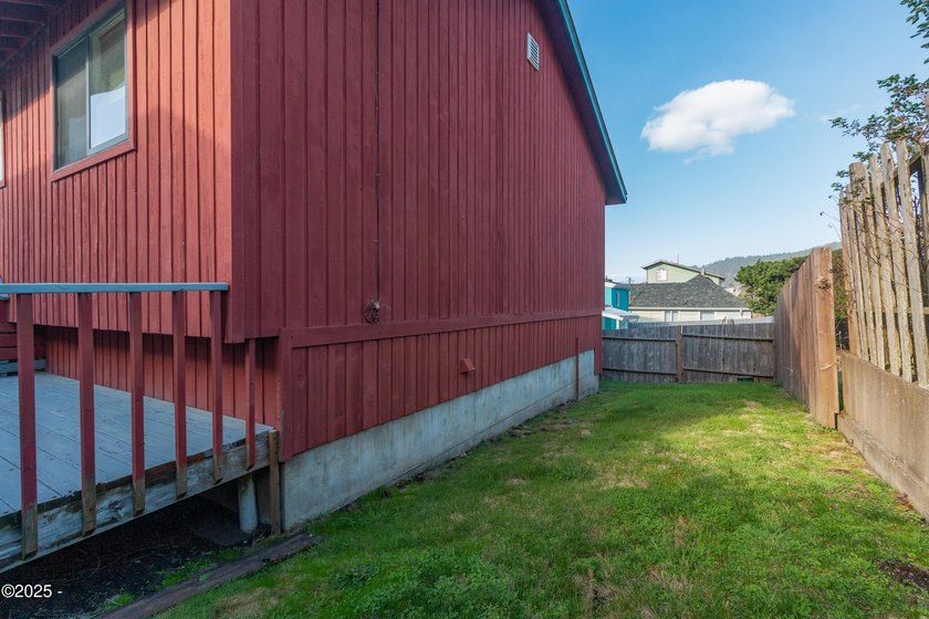 Charming, lovingly maintained Ocean View beach house in much - photo 25