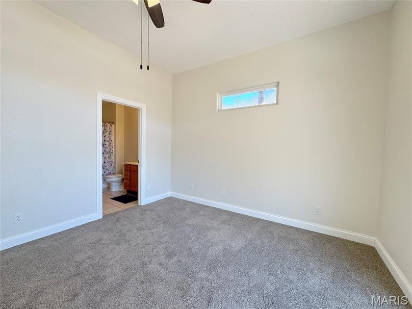 It's time to take a look at this one!!! Luxury lakefront living - photo 27