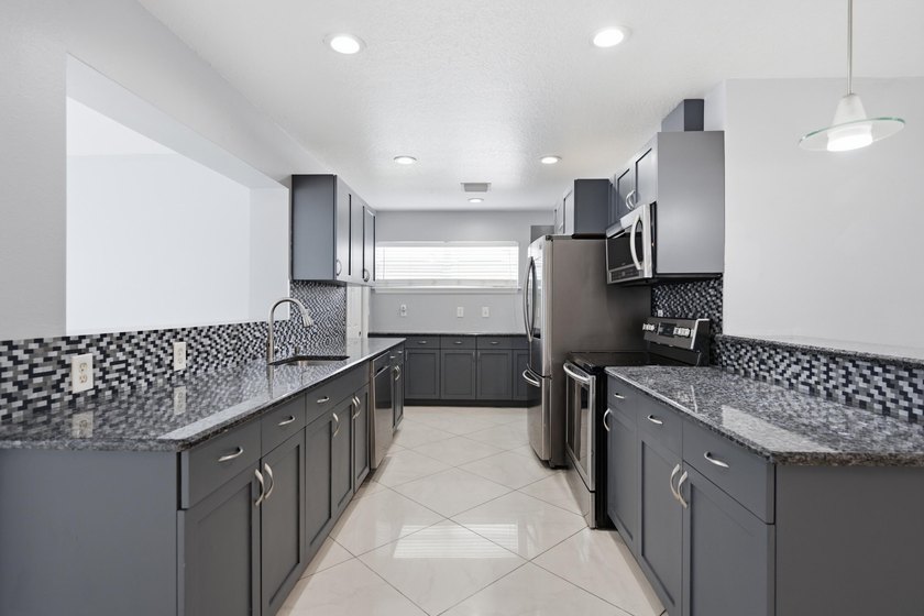 Welcome to this charming 3BR / 2BA single-story home located in - photo 8